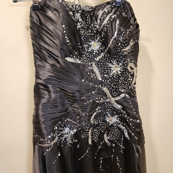 TONY BOWLS Black Long Evening Prom Slit Front Dress size 10 - Picture 6 of 12